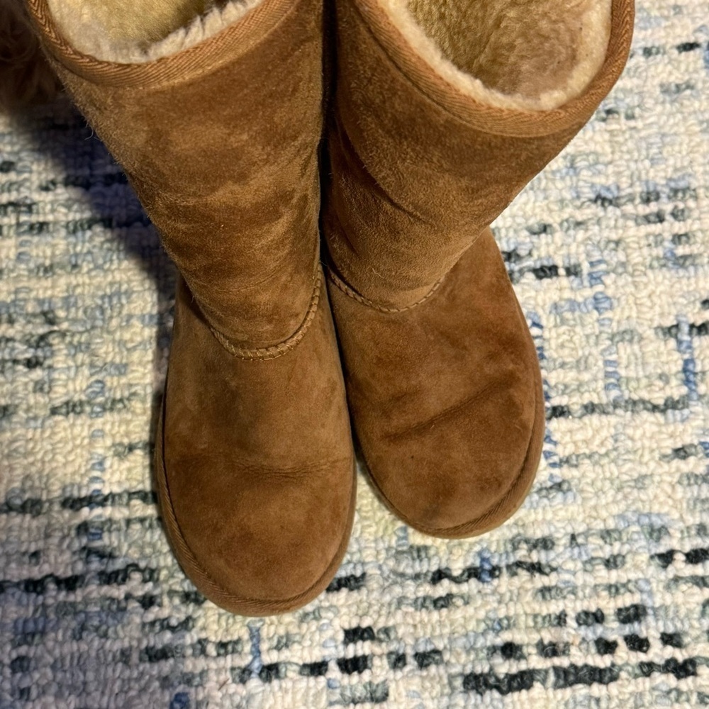 UGG Classic Tall Boot, Youth size 2 - Picture 3 of 12